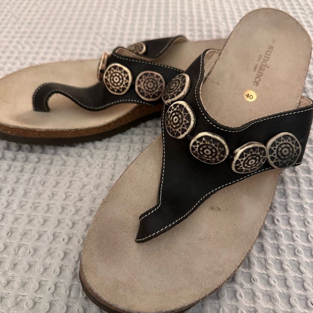 Sundance Black Leather Women's Thong Flip Flop Sandals - Picture 2 of 9
